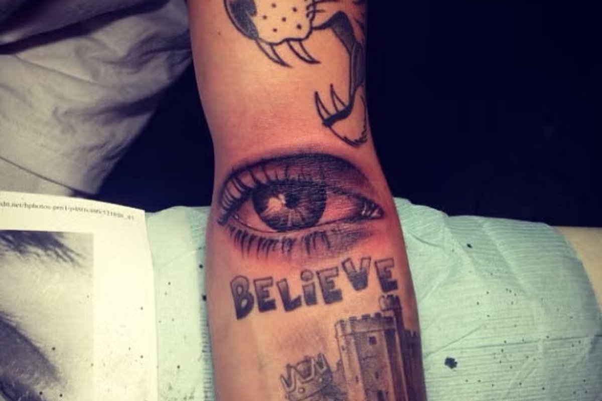 The eye tribute tattoo of Justin Bieber